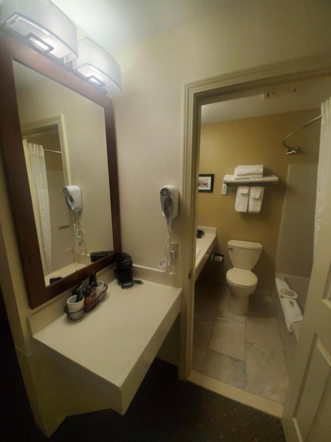 Standard King Room - Non-Smoking